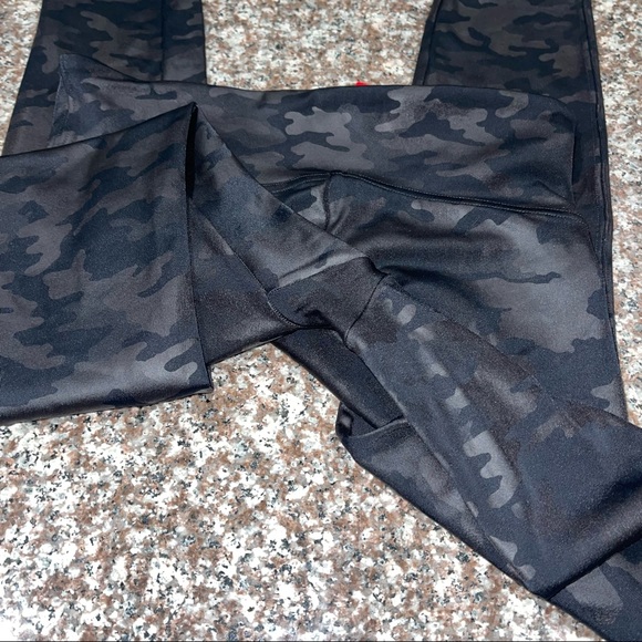 Spanx Leggings Bundle - Picture 12 of 15